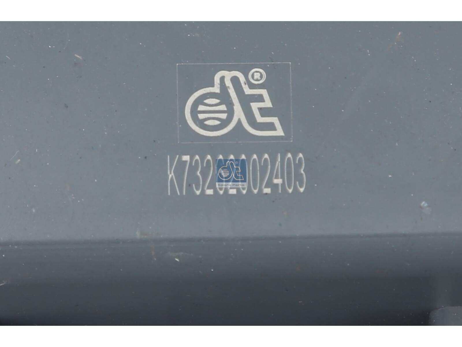 DT Spare Parts 4.69924 Dirt deflector, lower, right