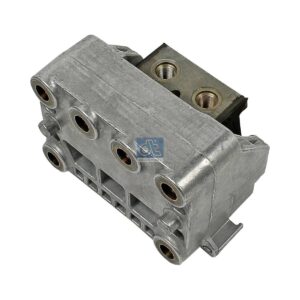 DT Spare Parts 4.81576 Engine mounting